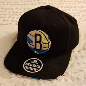 BROOKLYN NETS SNAPBACK HAT